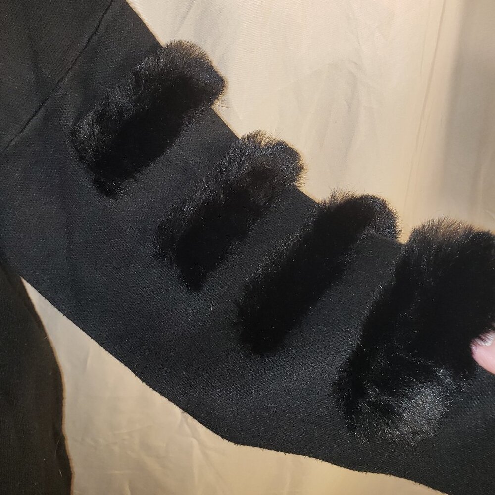 Staccato Black XL Sweater w/Faux Fur Trimmed Sleeves - Picture 2 of 6